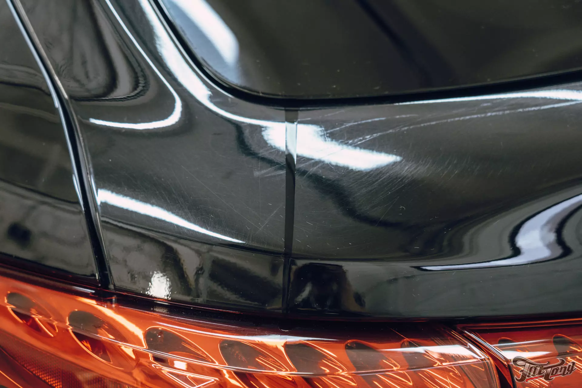 Infiniti QX70. Полировка кузова+керамика. Мойка подкапотного пространства. Химчистка салона. Окрас дисков